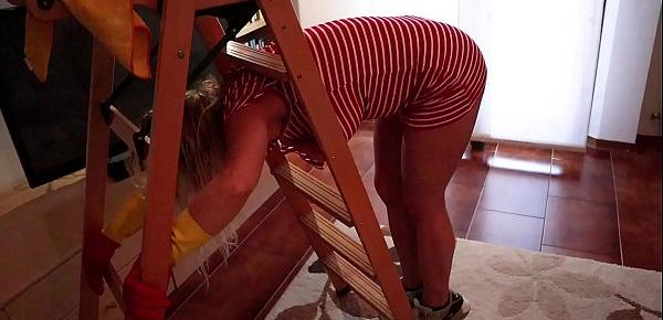  Please sir, help me, I got stuck in the ladder while cleaning